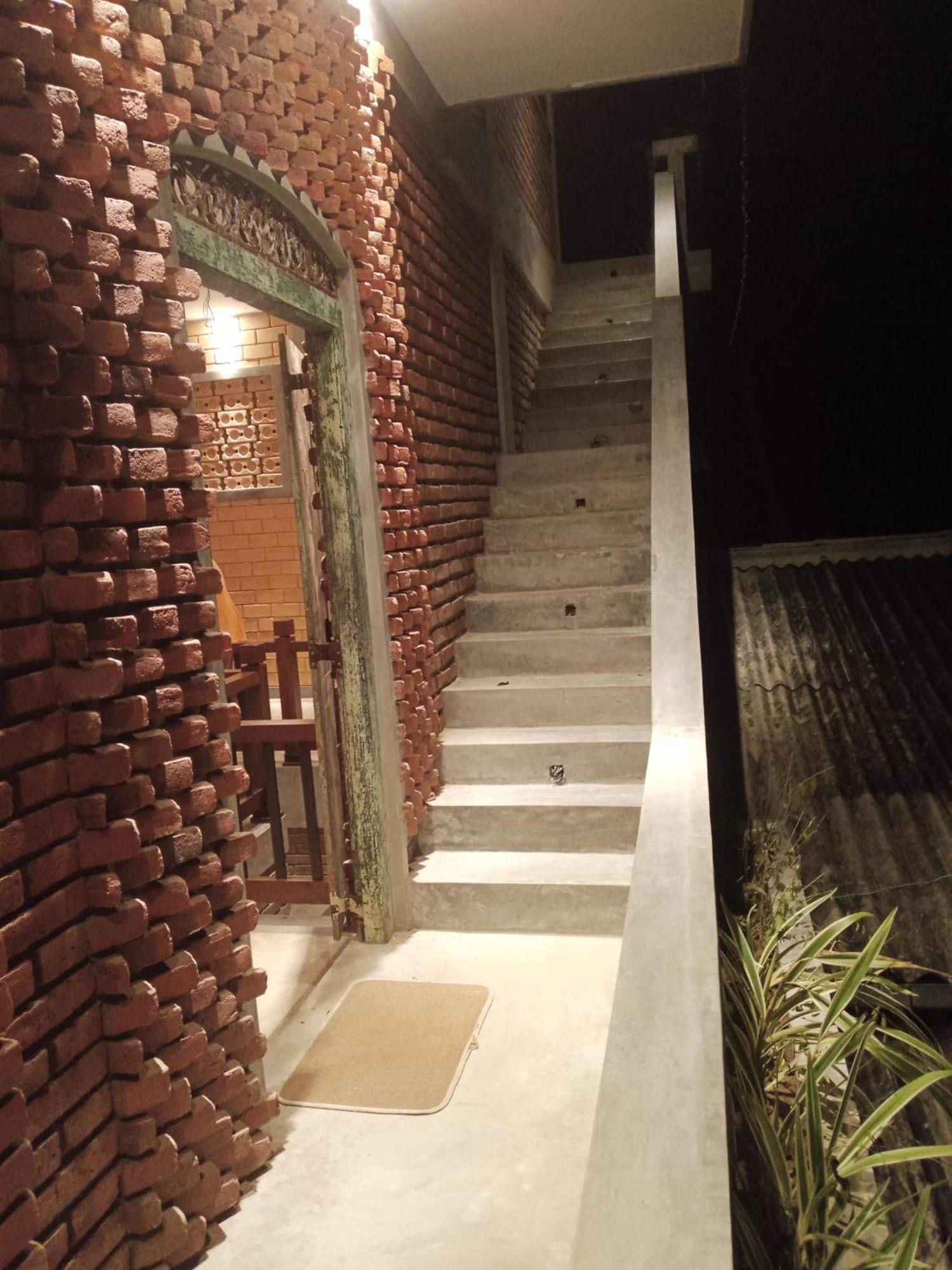 Hotel The Brick Wonder à Habaraduwa Central Extérieur photo